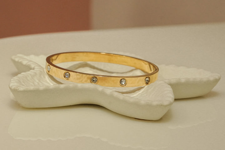 Noor Glow Gold Bangle