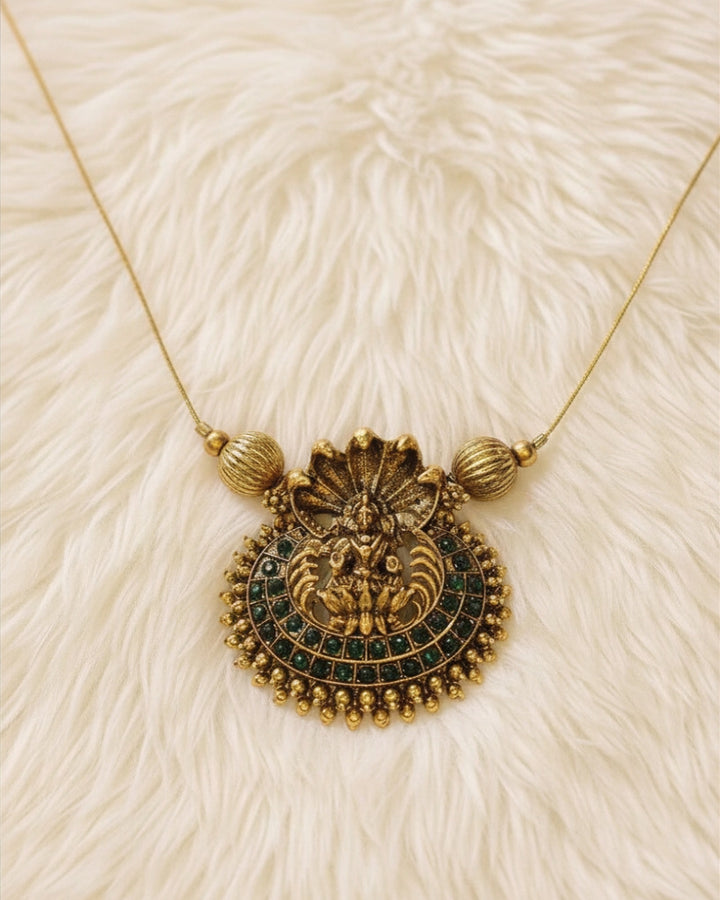 LAKSHMI INVISIBLE NECKPIECE GREEN