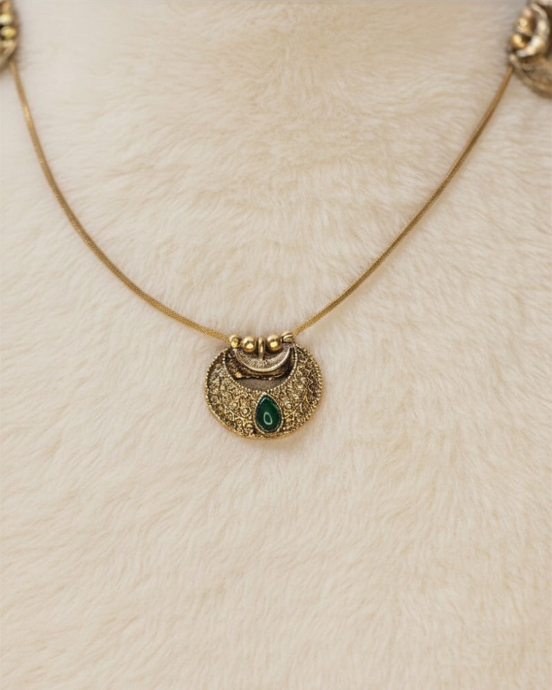 CHANDRIKA INVISIBLE PENDANT GREEN