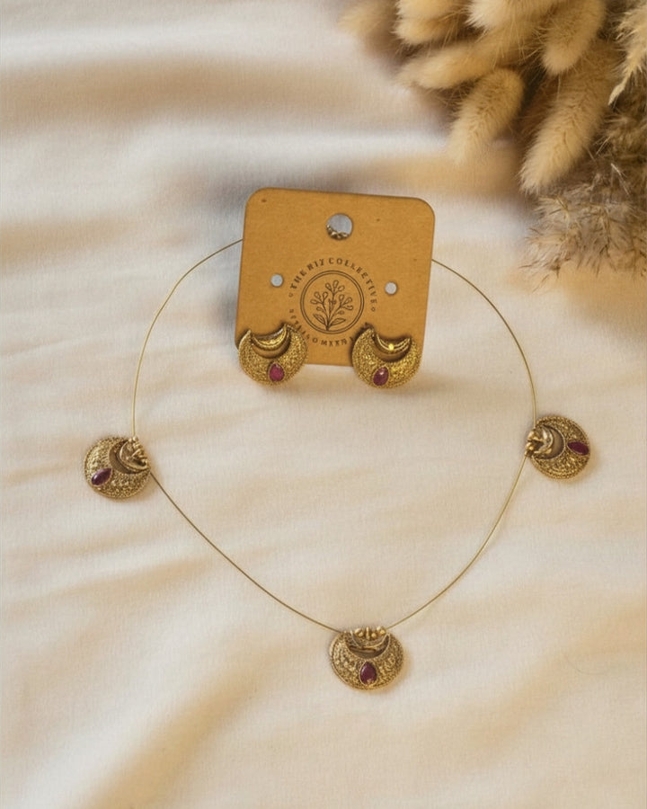 CHANDRIKA INVISIBLE PENDANT RED