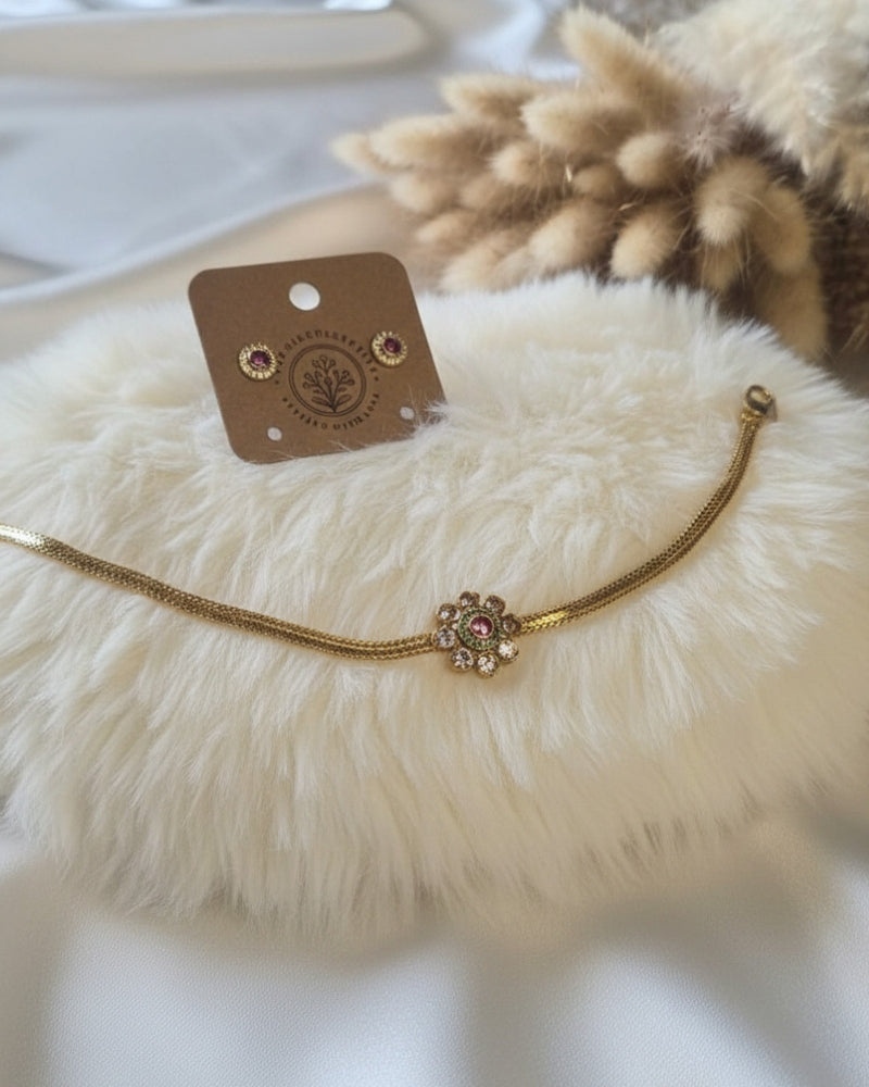 ROUND FLOWER CHOKER