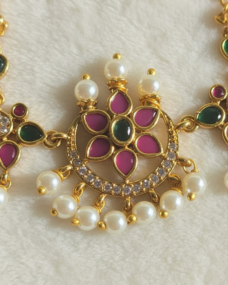 BEADED TRADITIONAL STONE NECKLACE