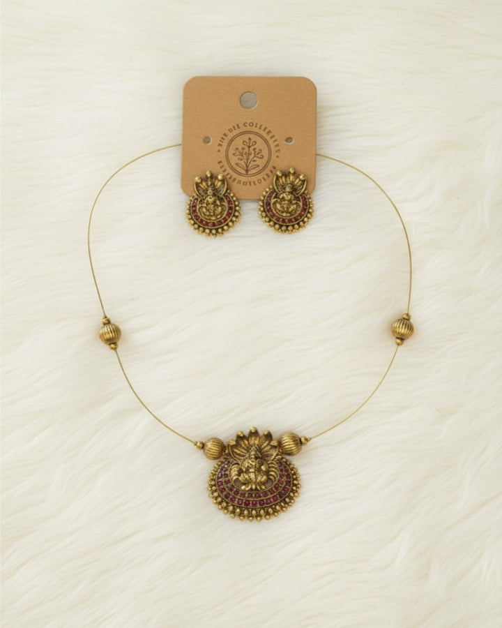 LAKSHMI INVISIBLE NECKPIECE RED