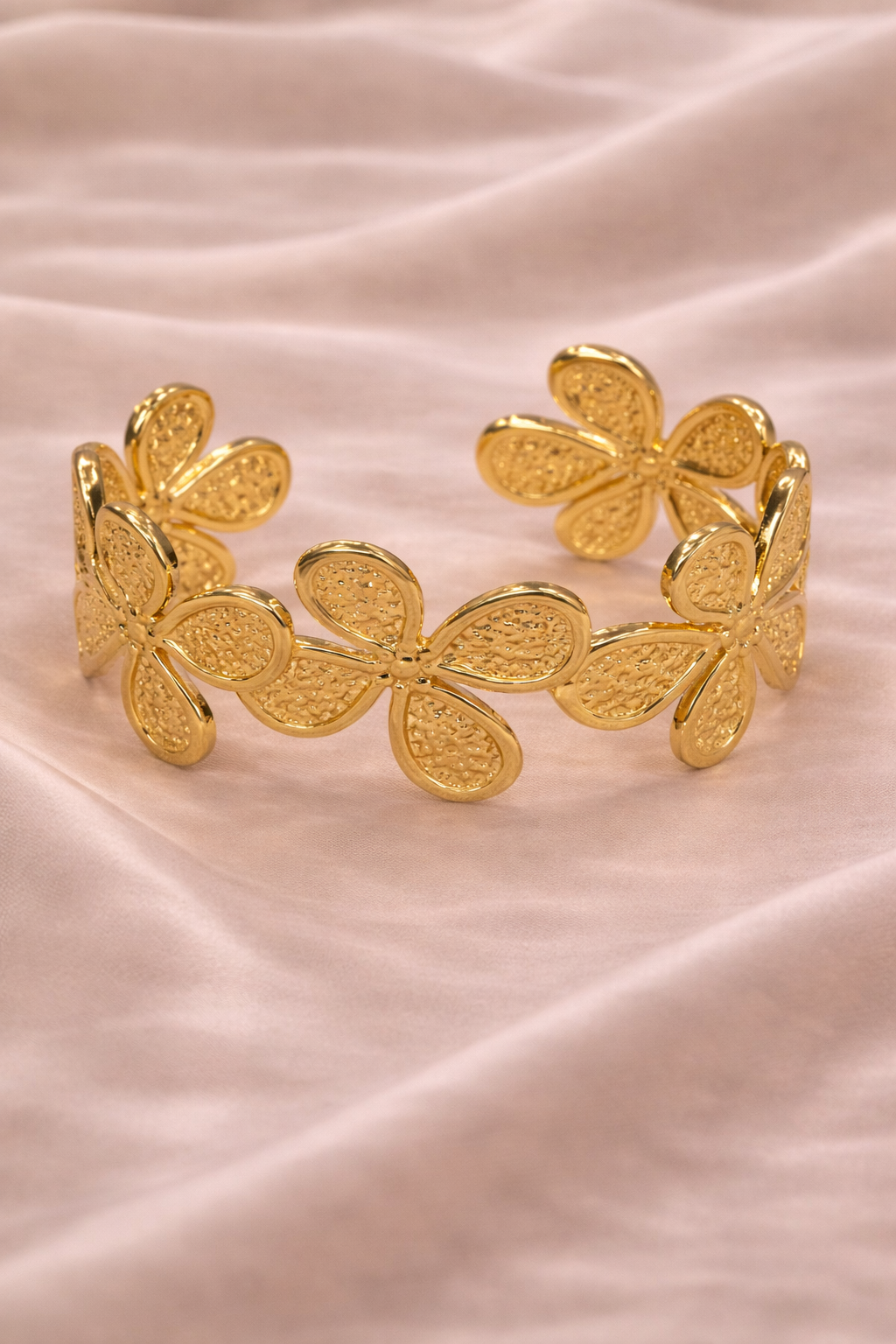 Petal Texture Luxe Kada